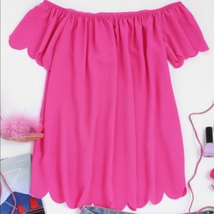 NWOT. Scalloped Hem top